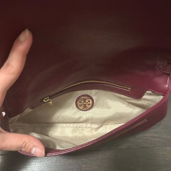 Elegant Burgundy Leather Shoulder Bag - Picture 3 of 4